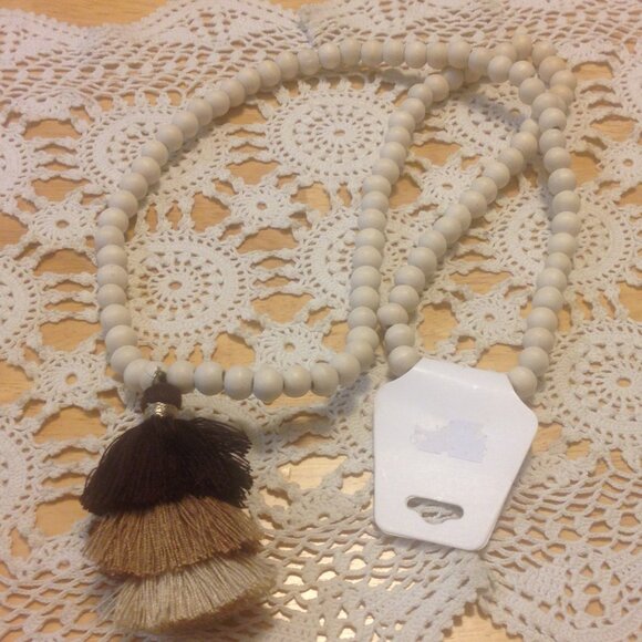 Tassel necklace with wood beads chain - Picture 1 of 4